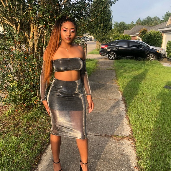 2 piece skirt set - Picture 2 of 3